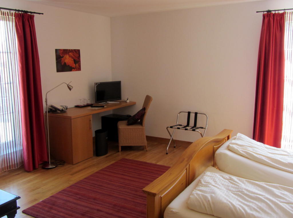 Hotel Weinblatt Sommerach Ruang foto